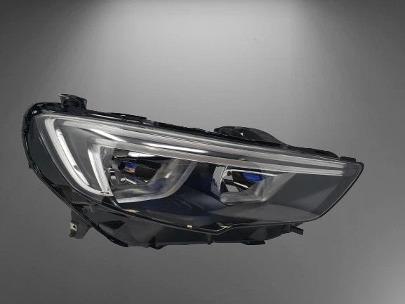 Halogen Headlight for Regal Sportback/TourX (2018–2020) RH w/ Bulb