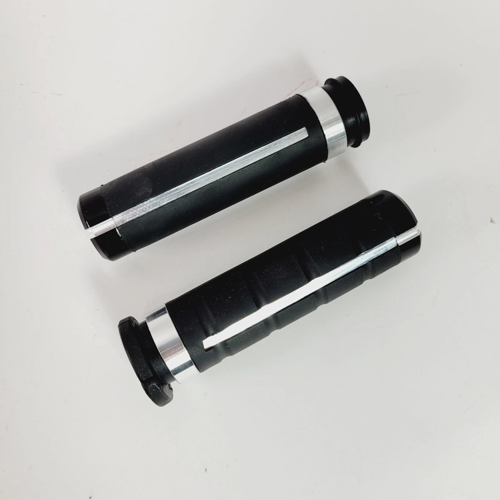 Hand Grips Kit for Harley-Davidson (56100330)