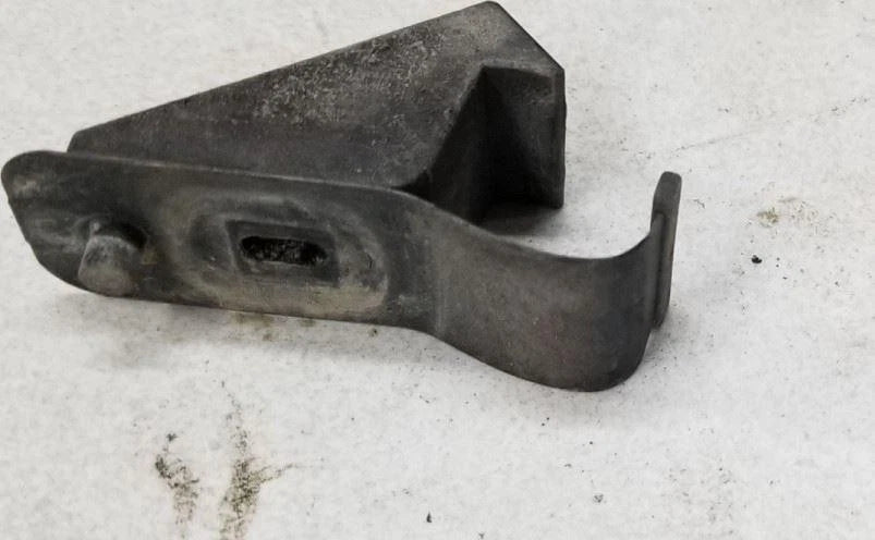 Fuel Gas Tank Lid Door Lock Latch Clip for Lincoln LS (2000–2006)