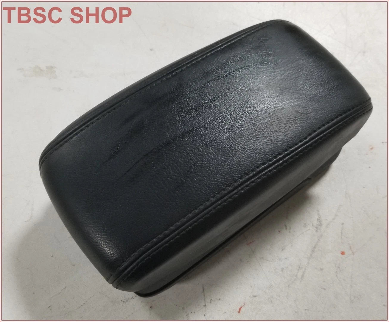Center Console Lid Armrest for Jaguar X-Type (2002–2008)
