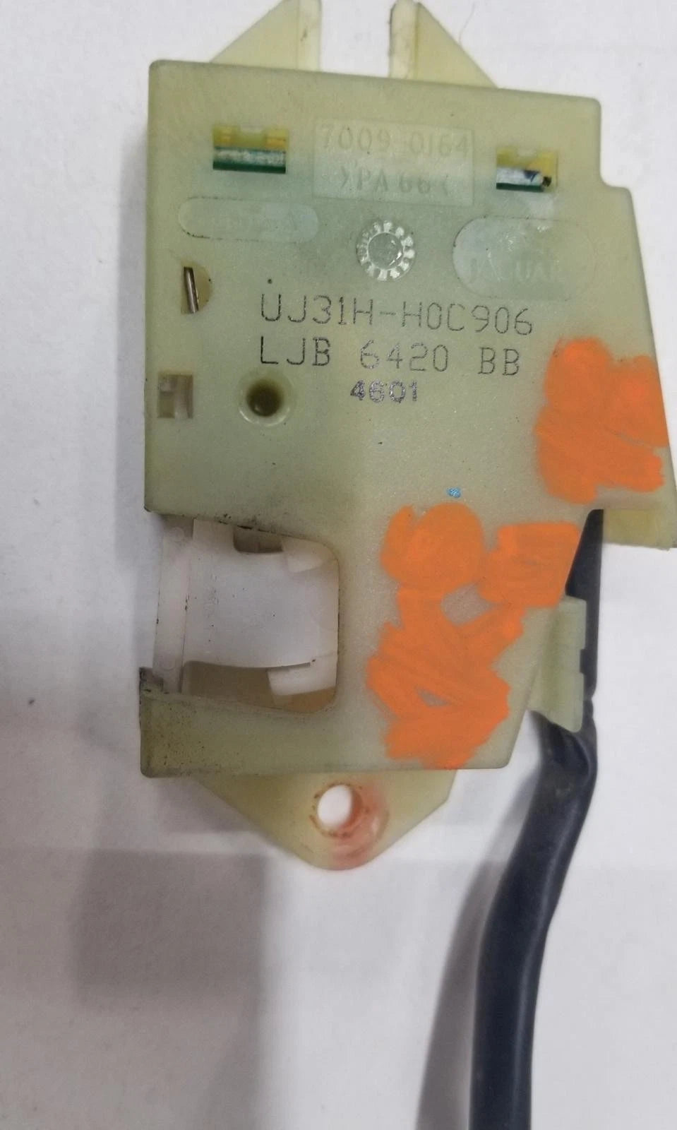 Brake Pedal Stop Switch LJB6420BB for Jaguar XK8 XKR XJS (1995–2006)