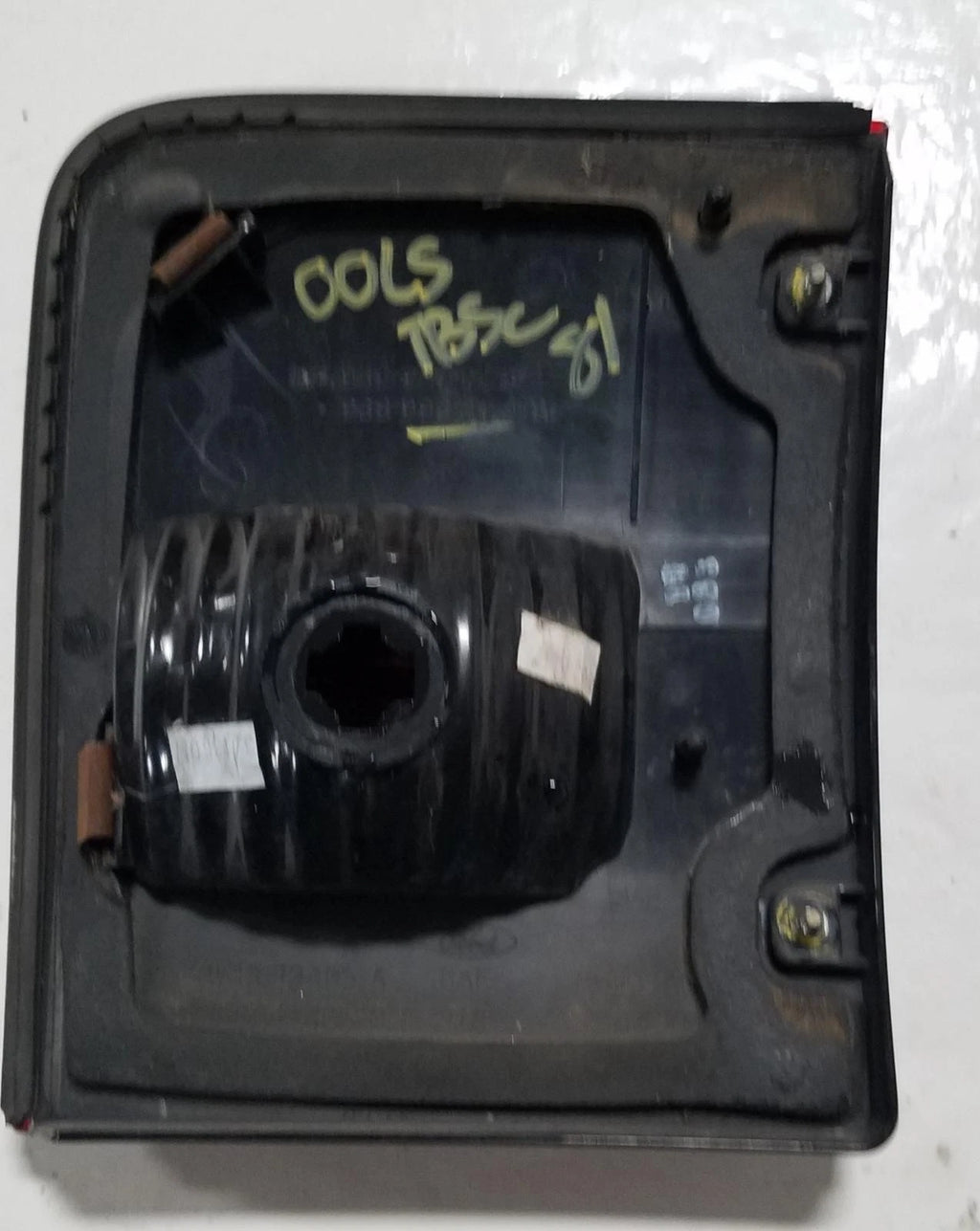 Rear Tail Light LH Driver Side for Lincoln LS (2000–2002)