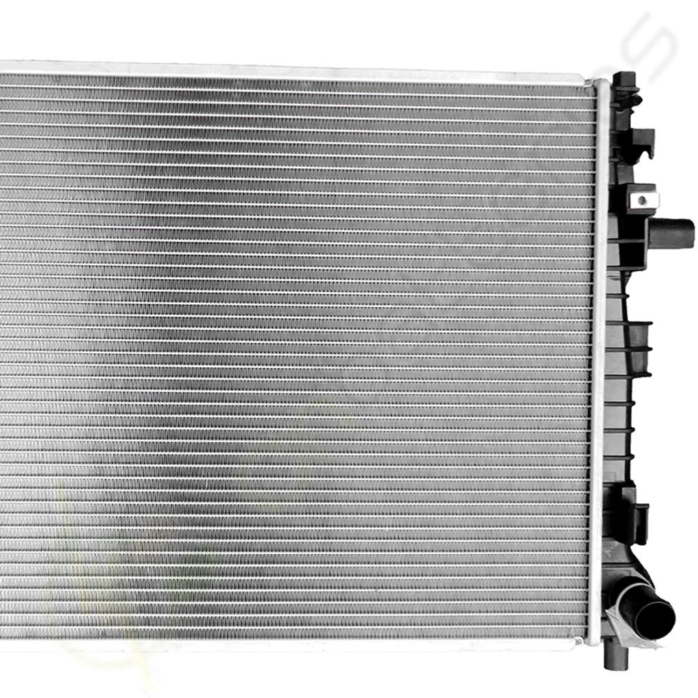 Aluminum Radiator for Ford Crown Victoria Lincoln Town Car (2006–2011)