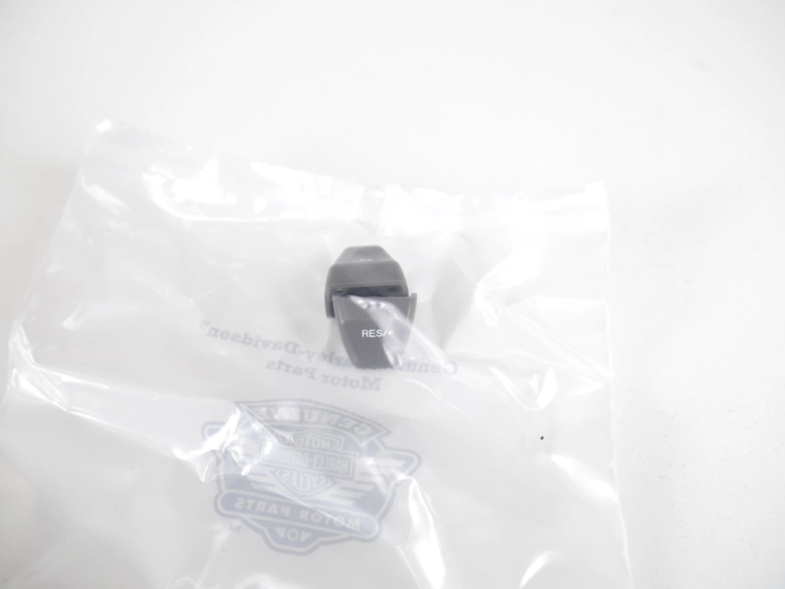 Genuine PTT & Cruise Switch Cover Button for Harley Davidson CVO (2018–2023) 71500494