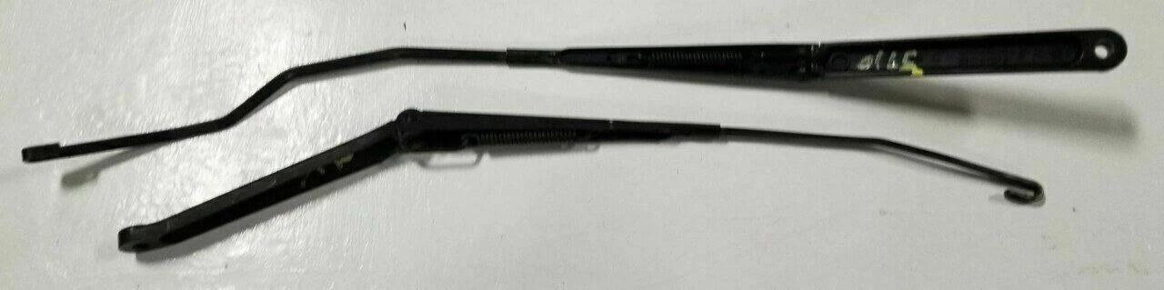 Wiper Arm Set for Lincoln LS (2000–2002)