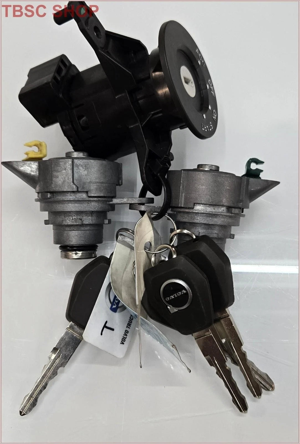 Cylinder Key Lock Kit with Door Locks for Volvo VNL (2026) 24824308