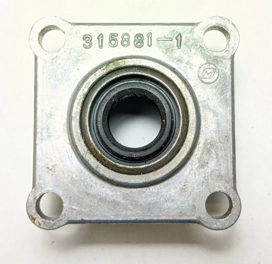 Bearing Housing & Seal Assy for Johnson Evinrude 50HP (P/N 0384160)