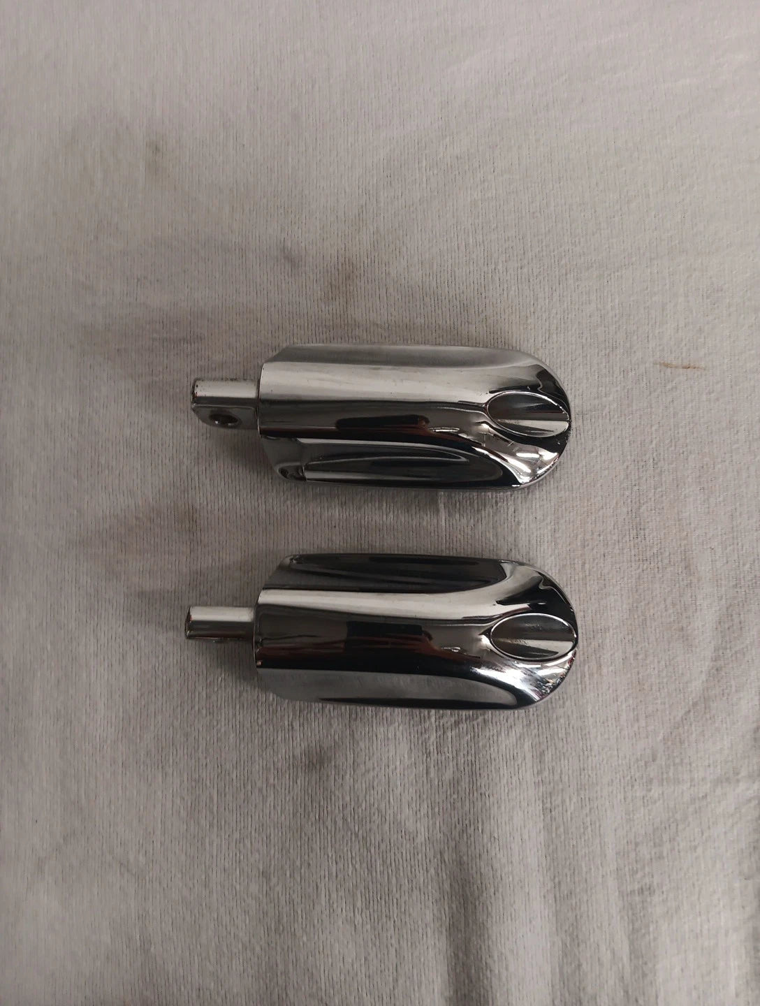 Rear Passenger Pegs for Harley-Davidson Road Glide (2008)