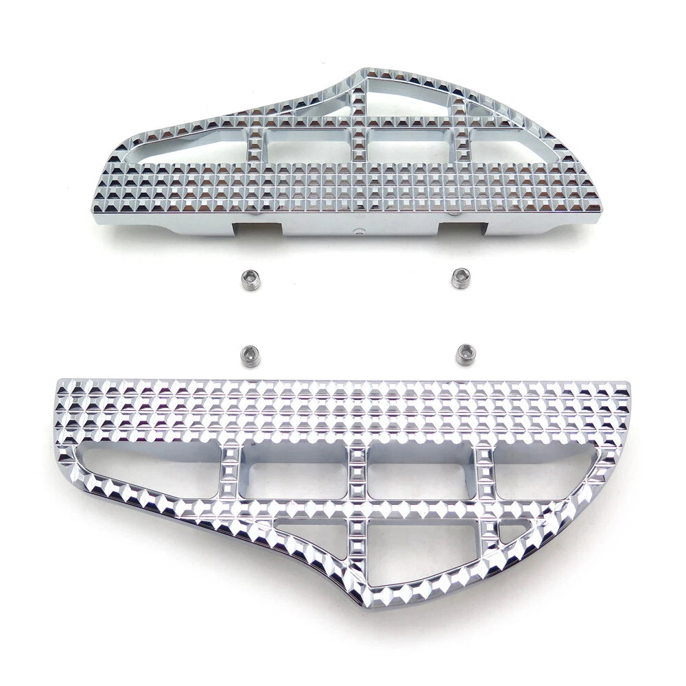 Dominator Shark Fin Footboard for Harley Softail Deluxe Slim (2000–2019)