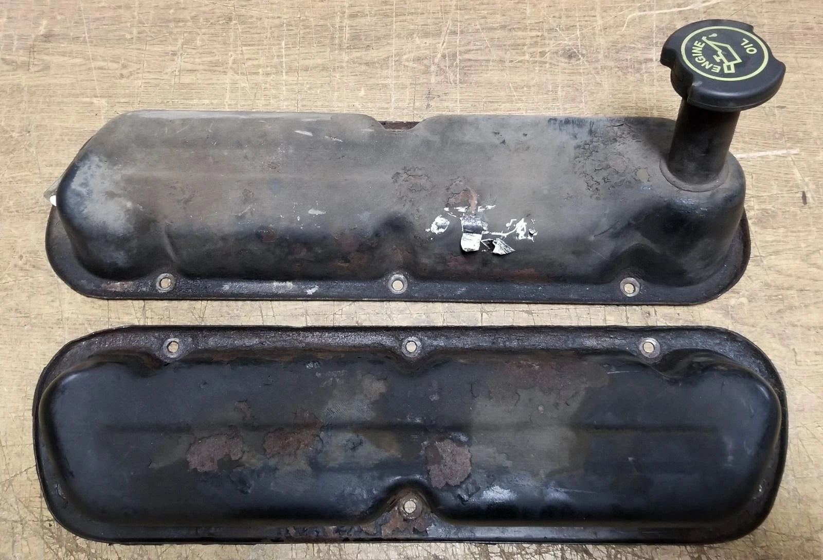 Valve Cover Set for Ford Thunderbird Cougar V8 5.0L 302 (1991–1993)
