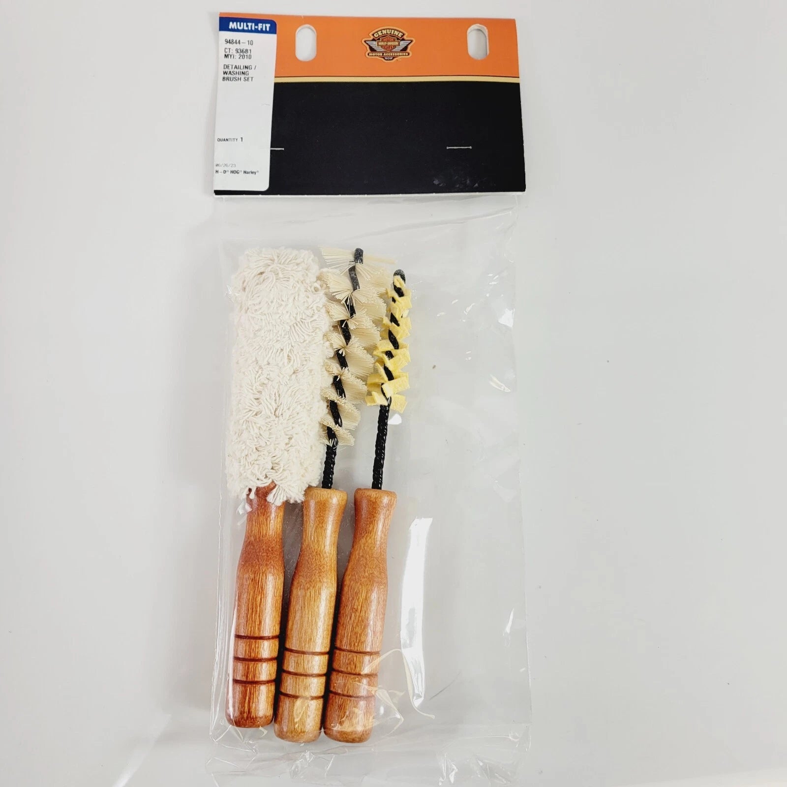 Set of 2 Detailing and Washing Brushes for Harley-Davidson (OEM 94844-10)