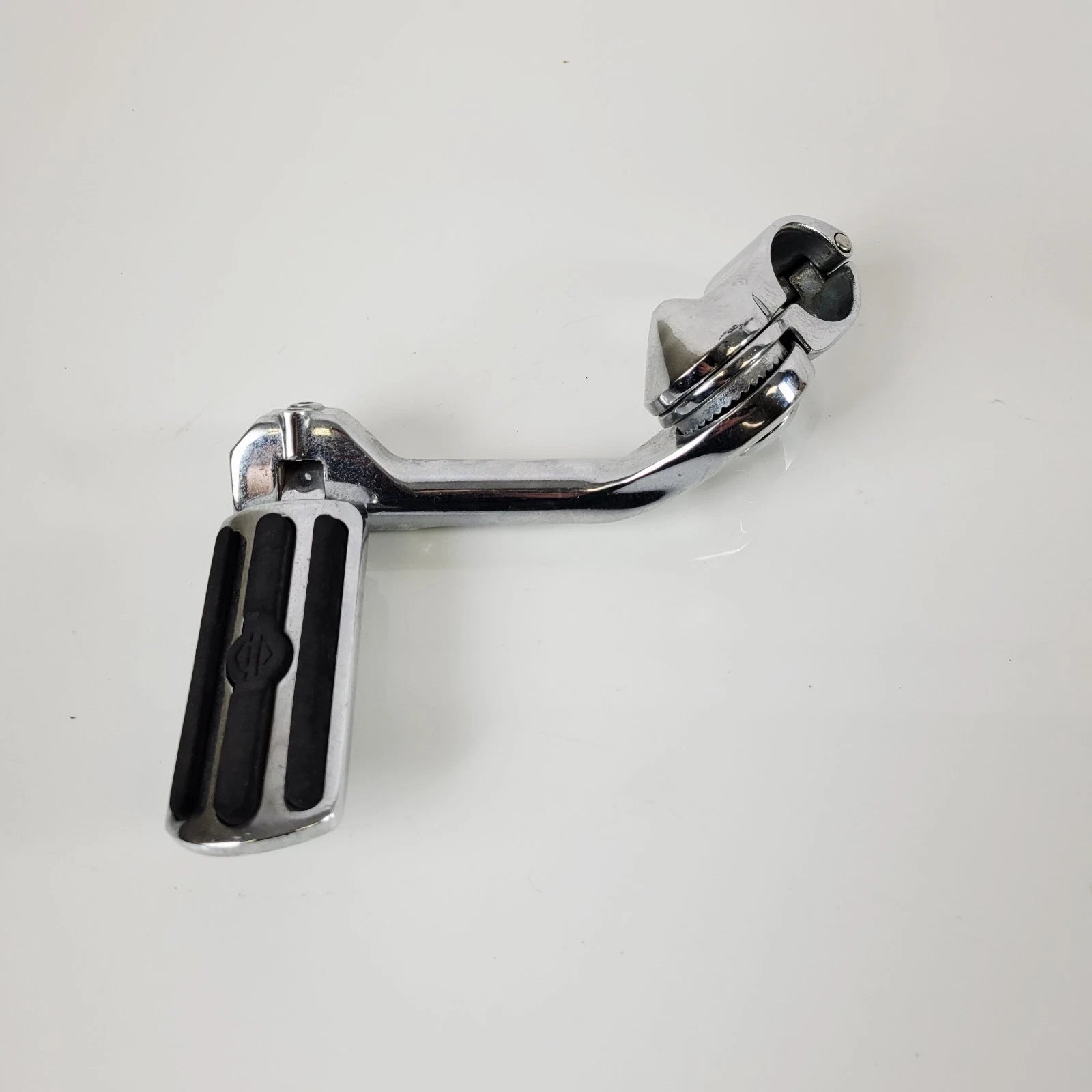 OEM Left Foot Peg & Mount for Harley-Davidson Touring Softail Chrome