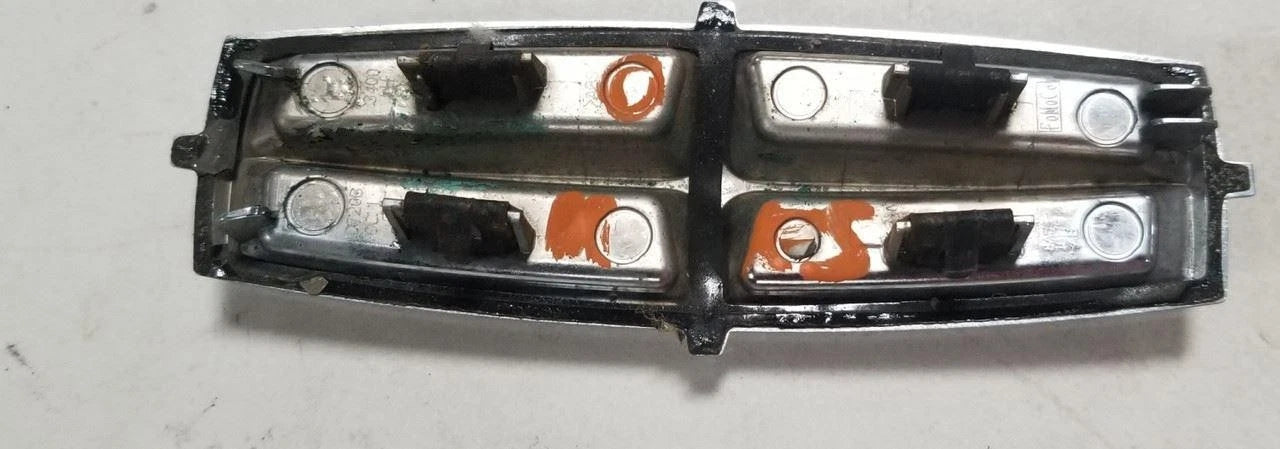 Fender Badge Emblem for Lincoln MKS (2009–2012) RH/LH