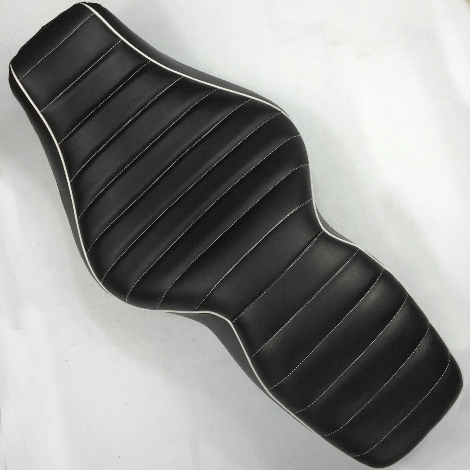 2X Cross Stripe Leather Seats for Harley Road King (1997–2006)