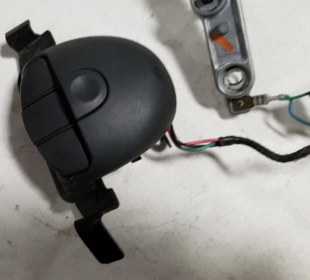 Steering Wheel Cruise Volume Switch Assembly for Jaguar XK8 XKR (1997–2002)
