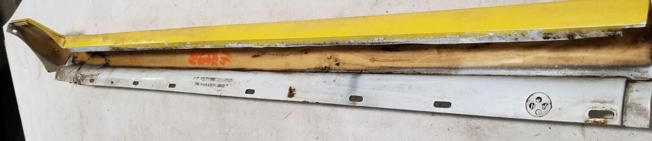 Side Skirt RH Lower Door Molding for Ford Thunderbird SC (1989–1995)