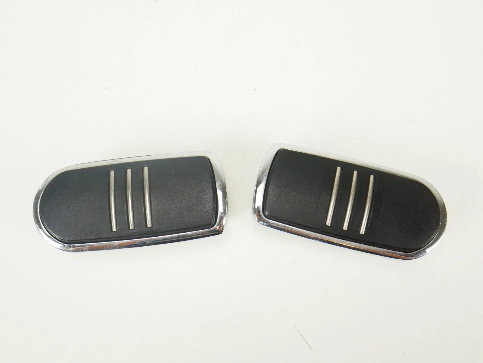 Genuine Harley OEM Touring Streamliner Chrome Passenger Foot Pegs for Harley