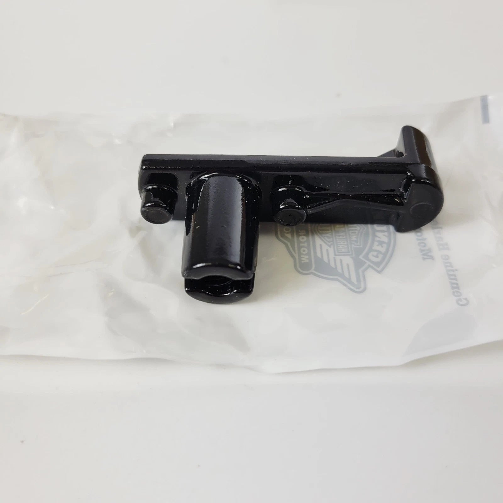 Saddlebag Latch Arm for Harley-Davidson Dyna Switchback (2012–2016) - Gloss Black 90200481