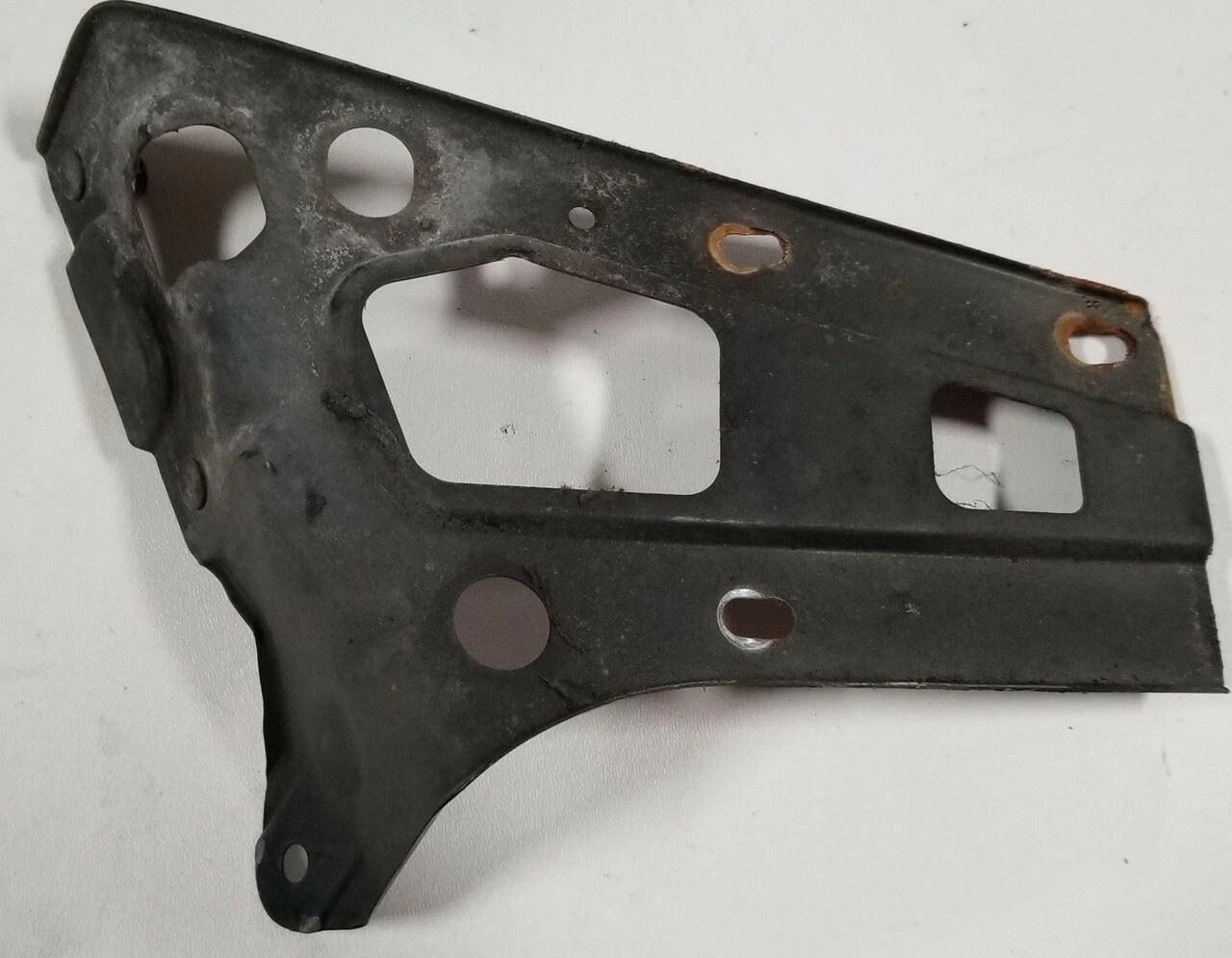 Fender Extension Bracket Left for Jaguar XK8 XKR (1997–2006) FJE1843AB