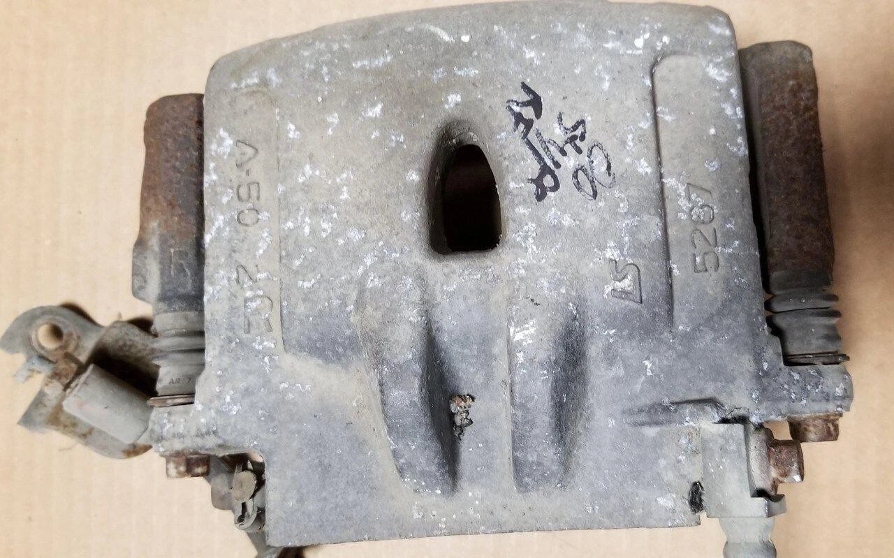 RH Front Brake Caliper with Bracket for Jaguar S-Type (2000–2002)