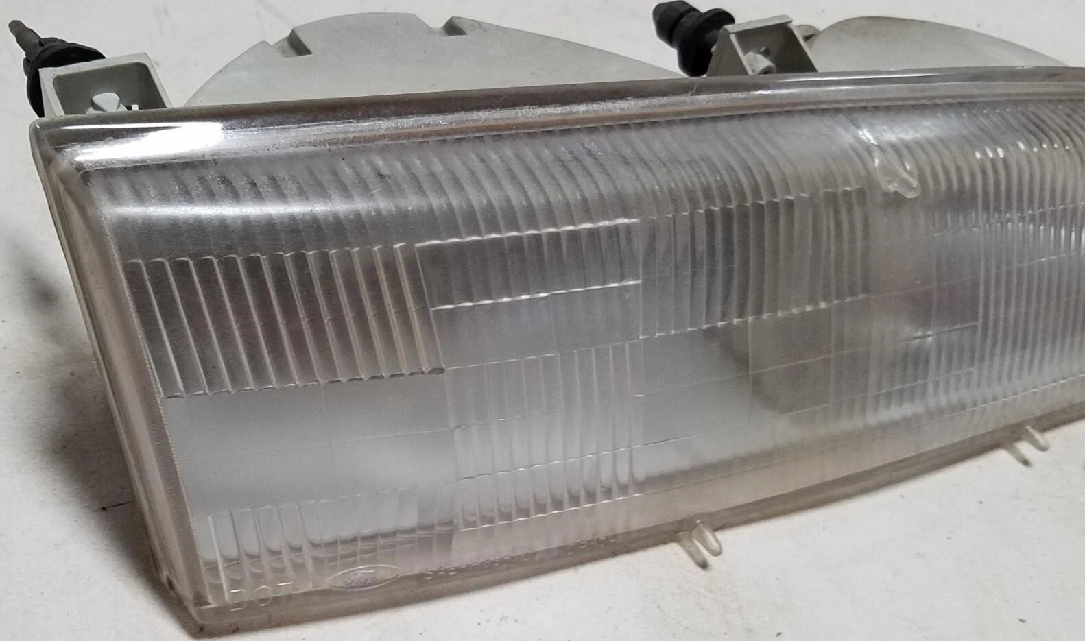 Passenger Side Headlight for Ford Thunderbird (1989–1993) OEM Grade A