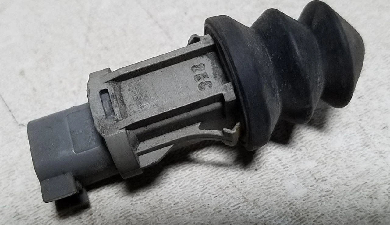 1X43-14 Rear Trunk Boot Light Lamp Switch for Jaguar X-Type (2002–2008)