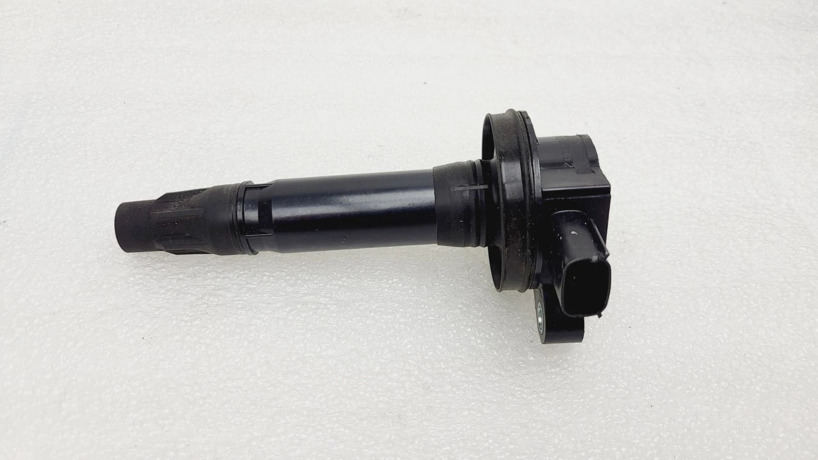 Direct Ignition Coil Spark Plug for Ford Lincoln Mercury (2007–2018) DENSO 673-6013
