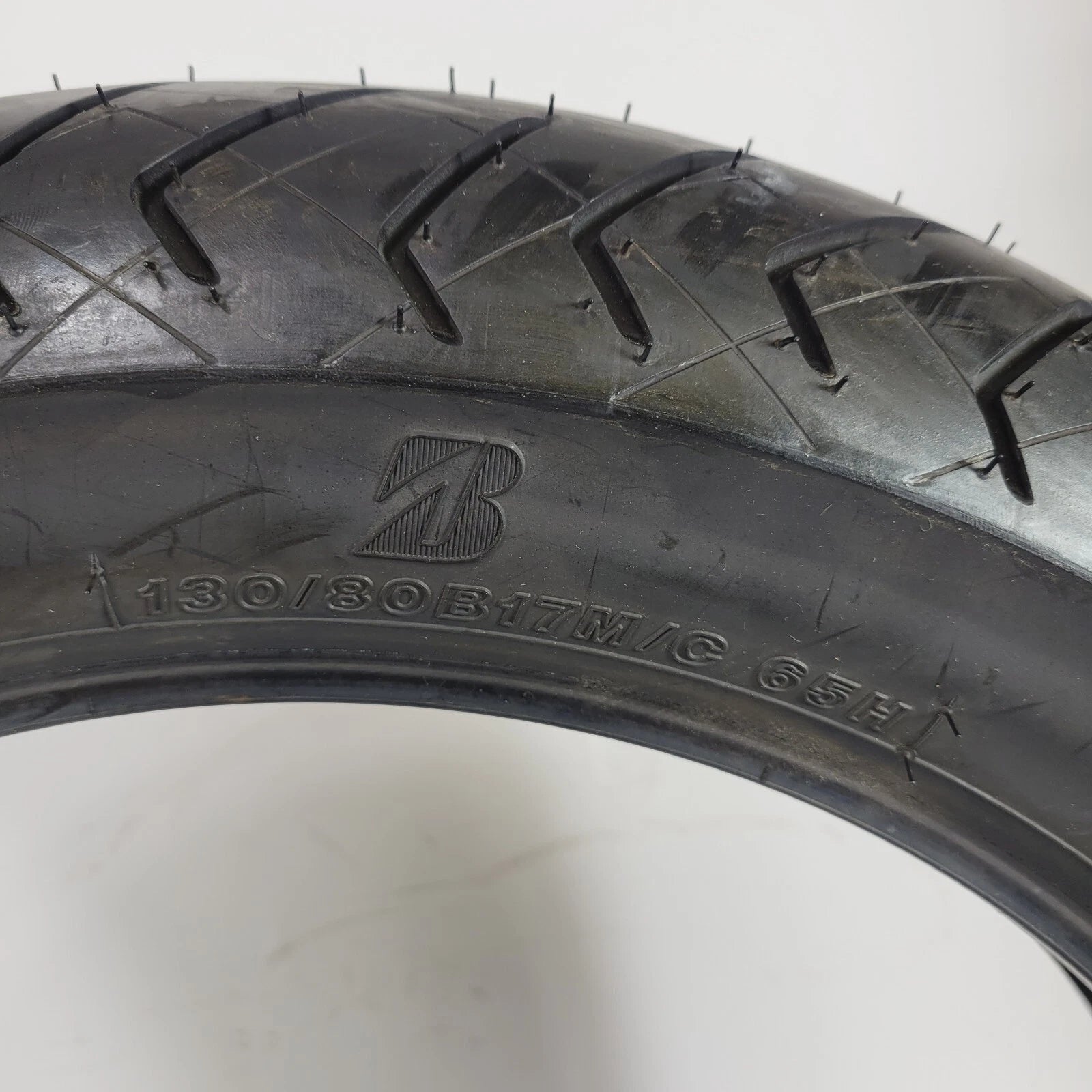 Bridgestone Front Tire 130/80 B17 M/C 65H for Harley-Davidson