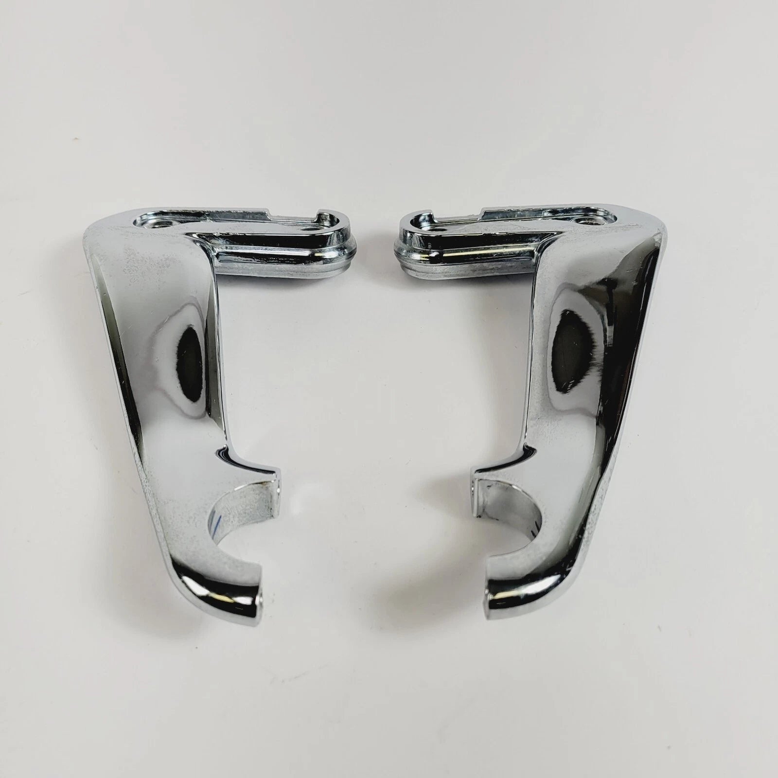 Set of 2 Support Brackets for Harley-Davidson Road Glide (OEM)