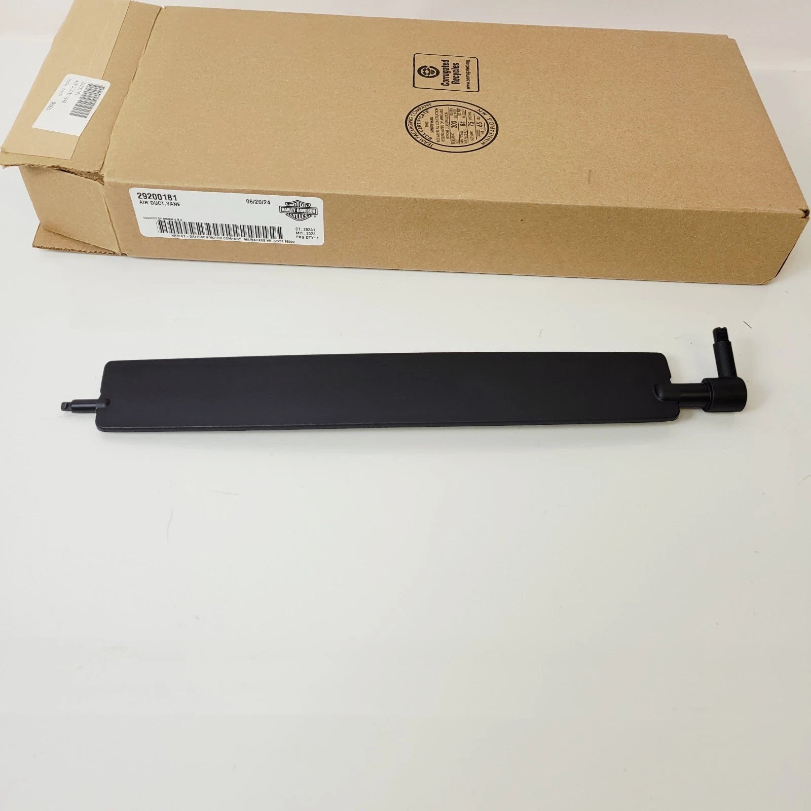 Black Air Duct Vane Side Cover Trim Panel for Harley Road Glide (2024–2026) OEM 29200181