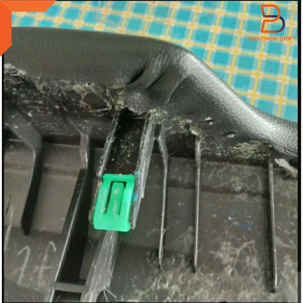 10 x Front Radio Console Dashboard Clips for Isuzu D-Max (2012-2019)