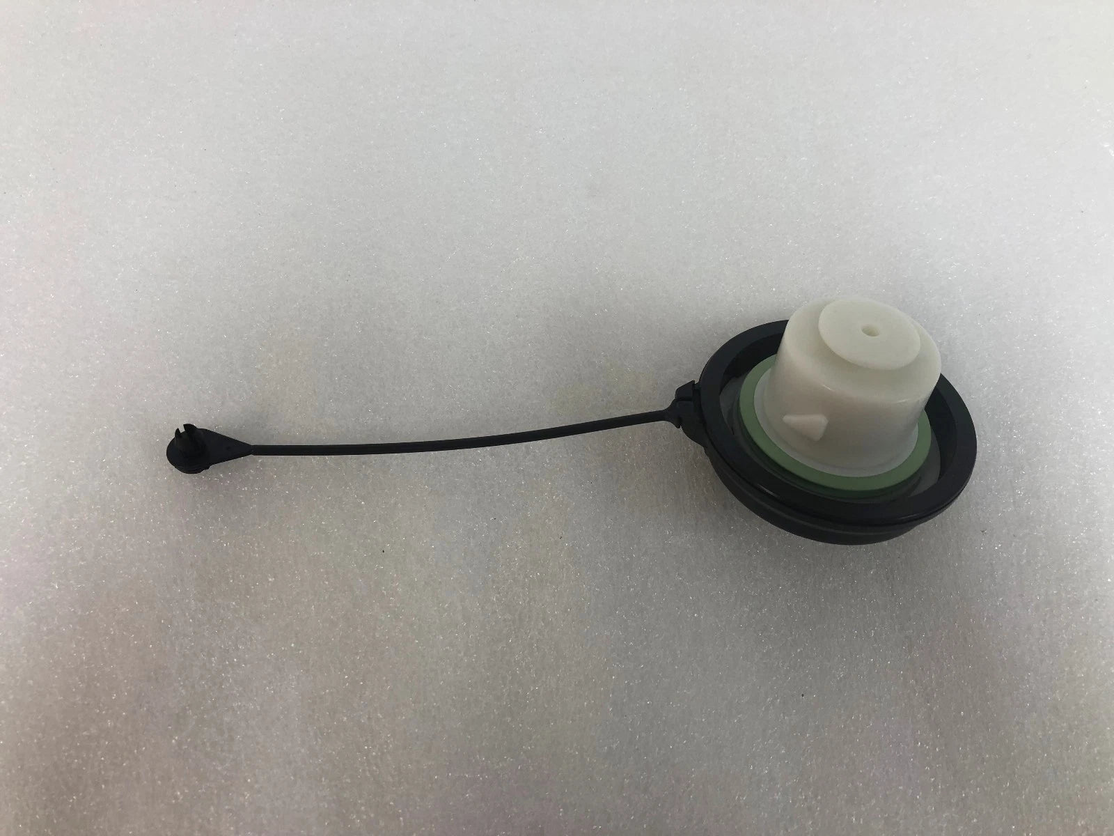 Gas Tank Fuel Cap for Chevy Equinox Cobalt Malibu HHR (OEM 15258231, 10372246)