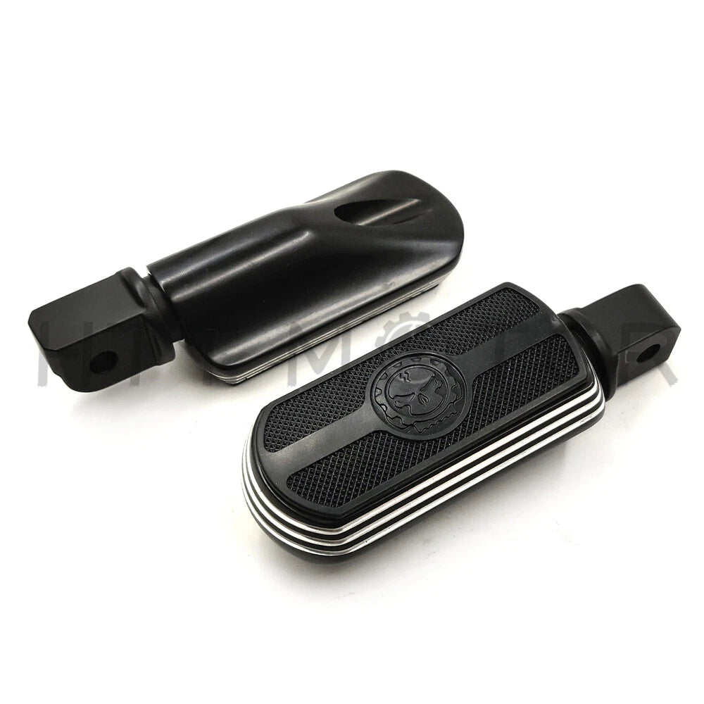 Black Skull Rubber Footpeg for Harley Davidson Softail Slim FLSL Breakout (2018–2023)