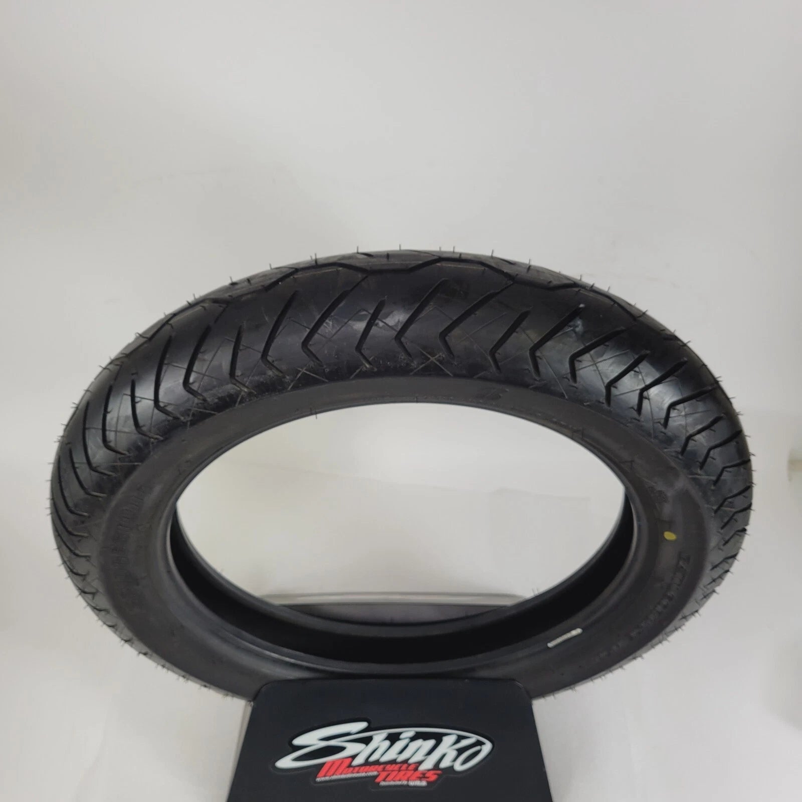 Bridgestone Front Tire 130/80 B17 M/C 65H for Harley-Davidson