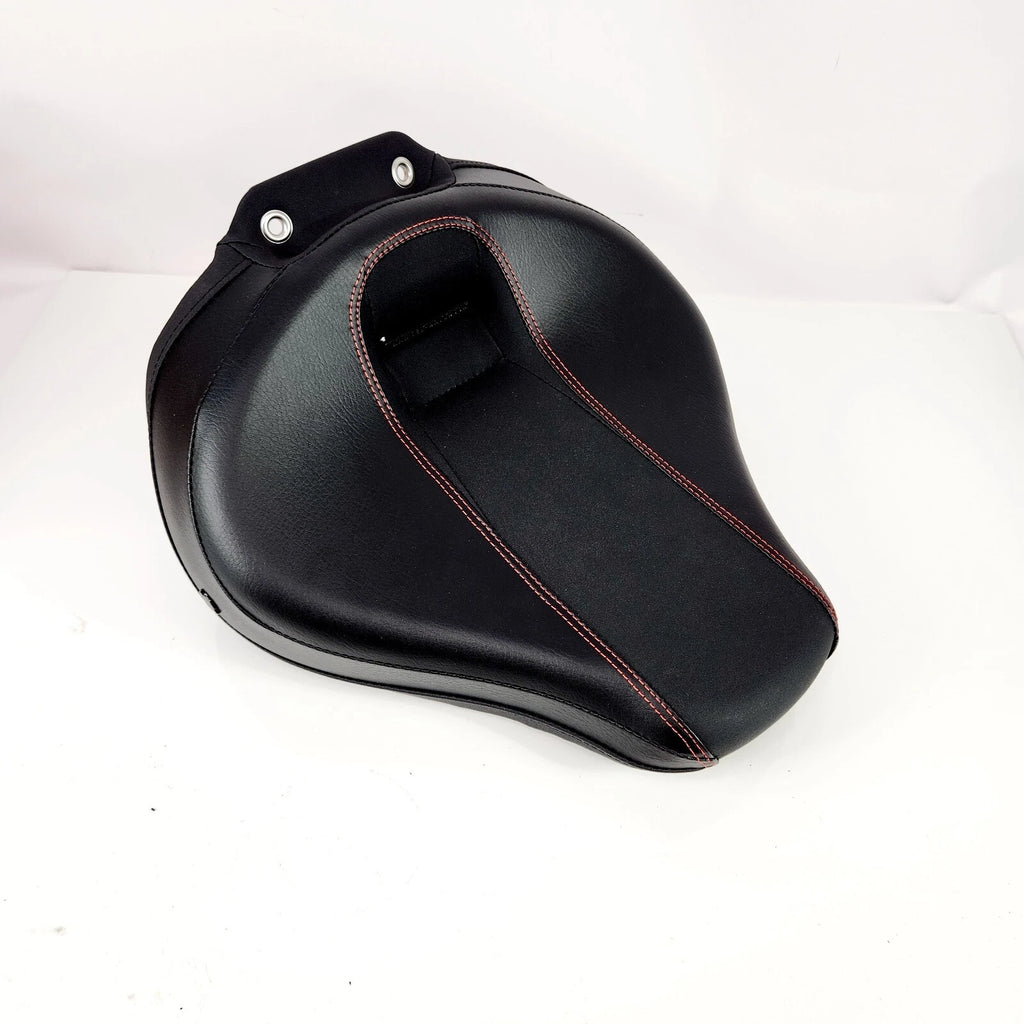Sundowner Solo Seat for Harley-Davidson Breakout (2018–2025) 52000292
