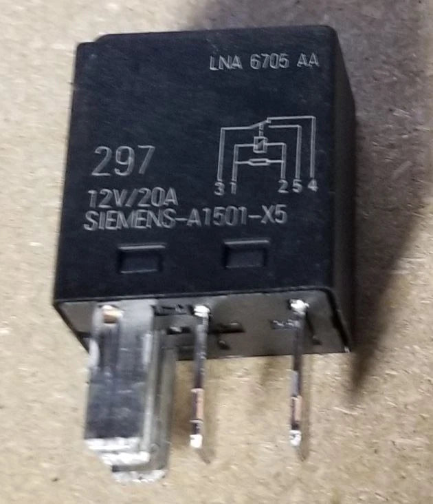 Relay for Jaguar (LNA 6705 AA, SIEMENS-A1501-X5)