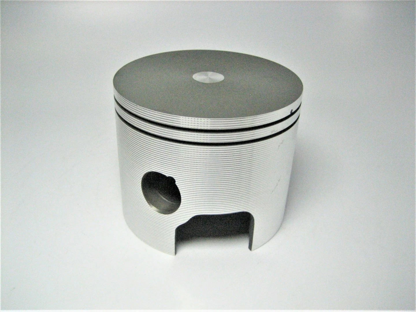 Wiseco 3142P1 Piston Kit for Mercury Outboard (Boat)