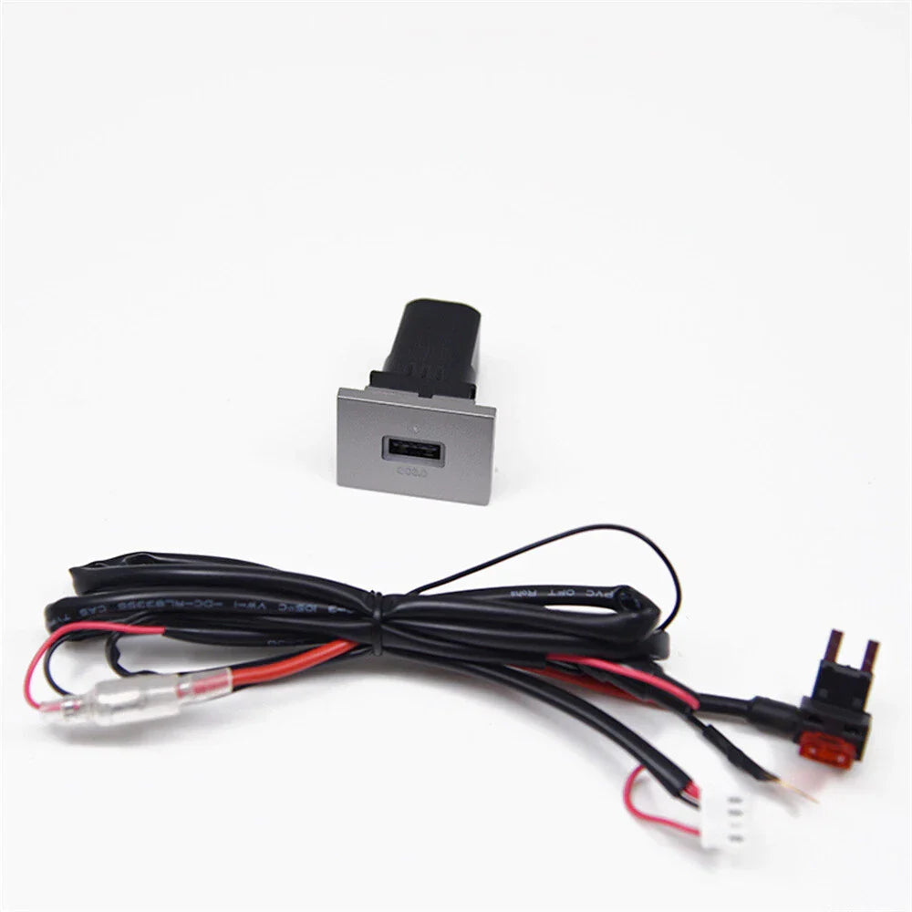 USB-A QC3.0 Fast Charger Socket Panel for Ford Focus (2005-2009)
