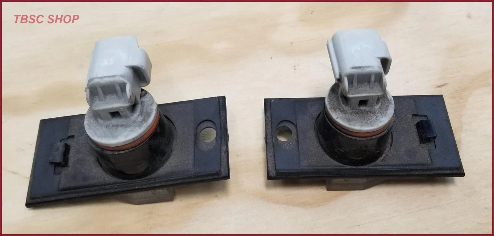 Set of 2 Rear License Plate Lights for Lincoln LS (2003–2006)