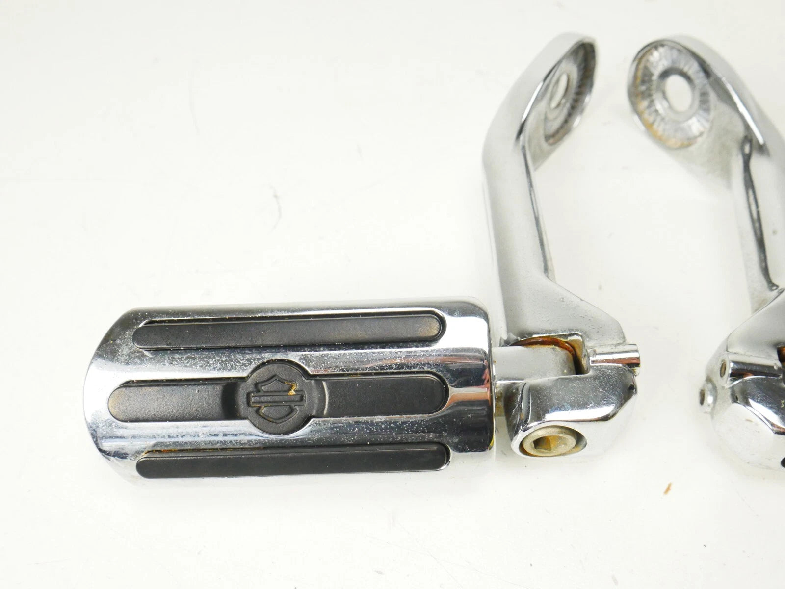 Adjustable Chrome Engine Guard Highway Pegs & Mounts for Harley-Davidson