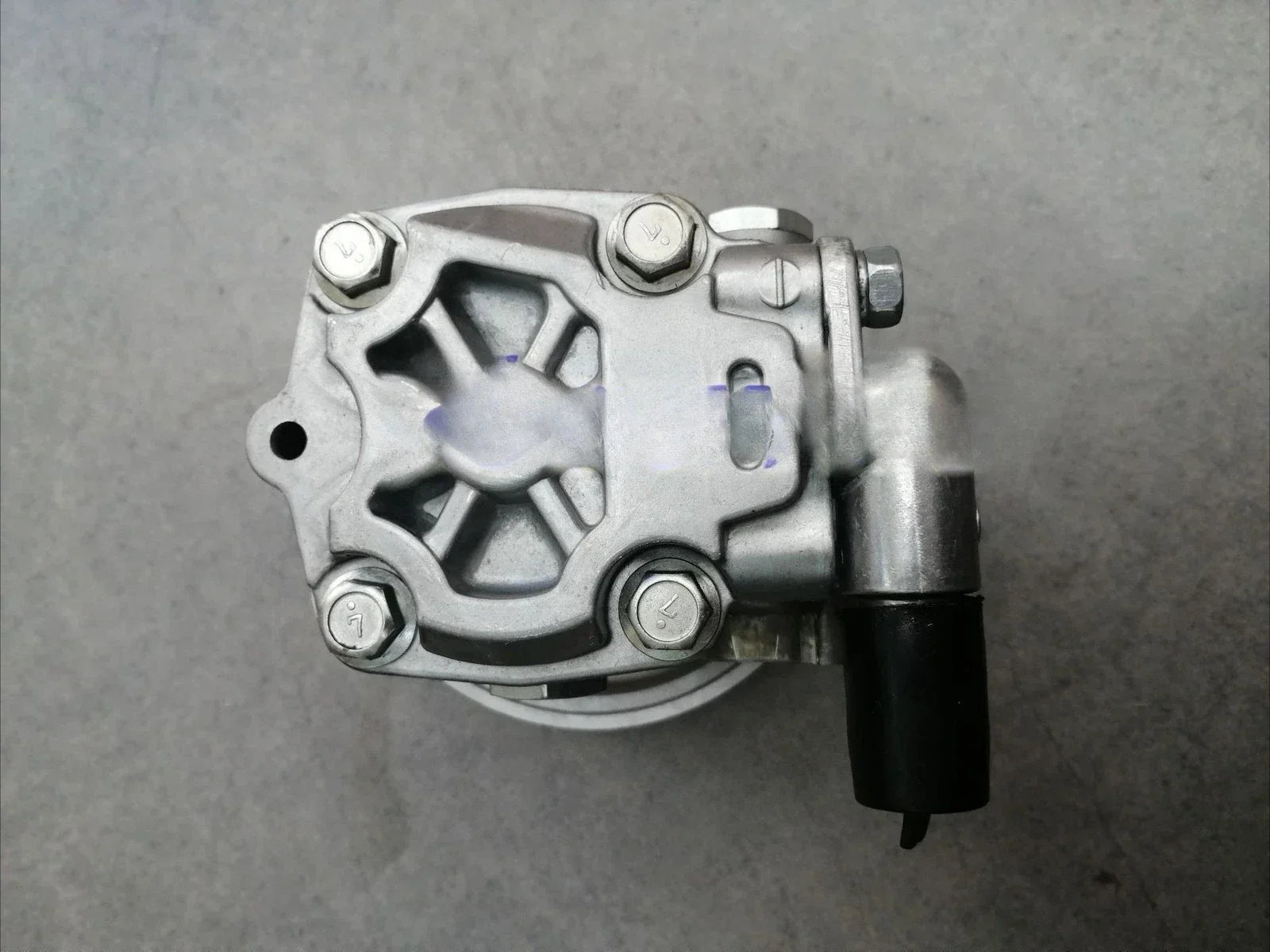 Power Steering Pump w/ Pulley for Audi B8 A4 A5 Quattro (2009–2012)