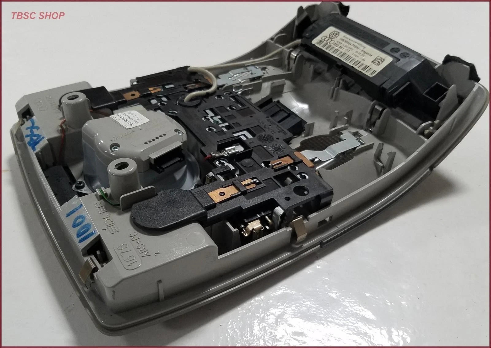 Interior Light Roof Module for Audi A4 B6 (2001–2005) 8E0951177