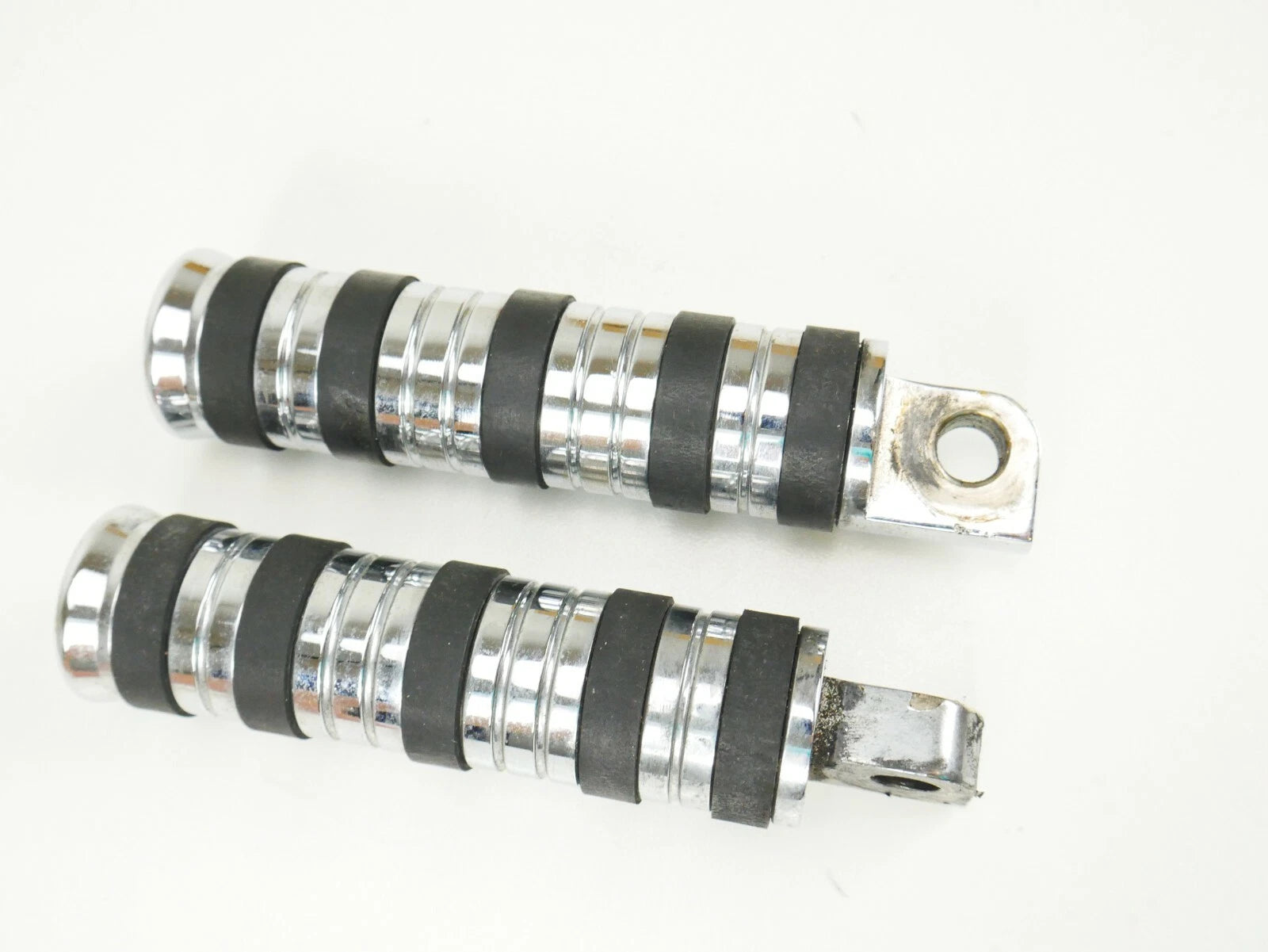 Chrome Rubber O-Ring Grip Pegs for Harley Davidson (OEM)