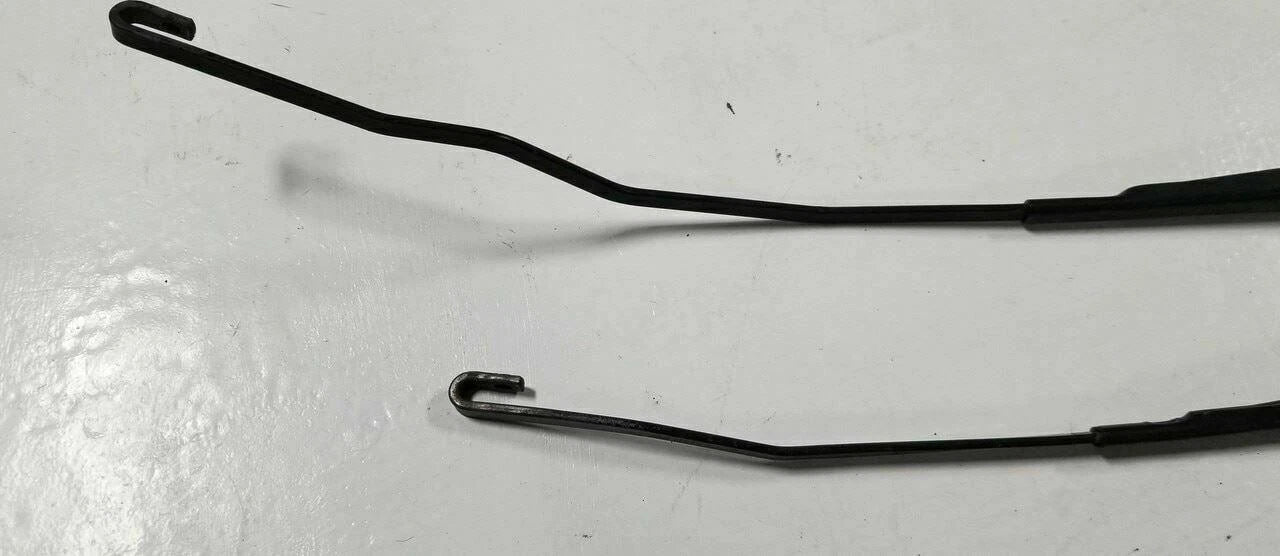 Wiper Arm Set for Lincoln LS (2000–2002)