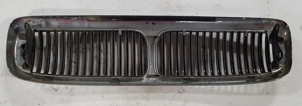 Grille for Jaguar X308 XJ8 (1998–2003) - Radiator with Emblem