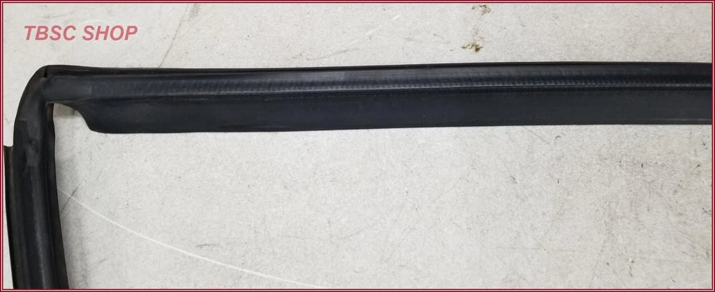 Door Upper Rubber Molding for Lincoln Mark VIII (1993–1998) RH Passenger Side