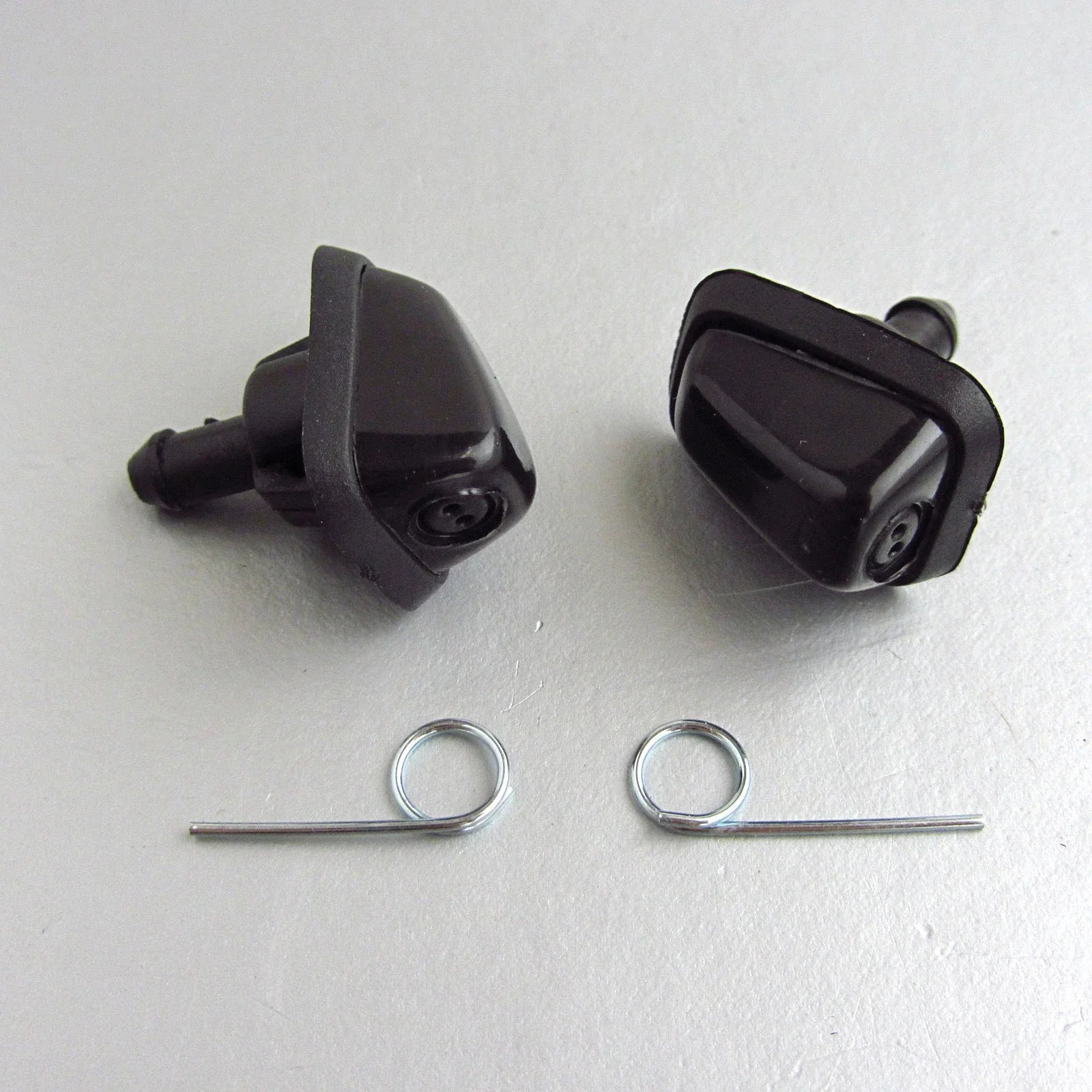 2 x Isuzu TF TFR Holden Rodeo Vauxhall Brava Windshield Washer Nozzles (1997-2004)