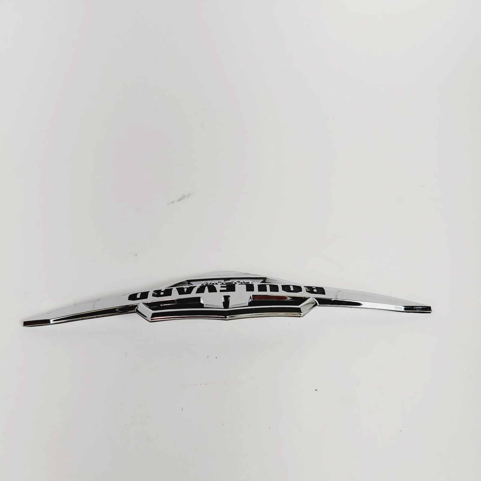 Gas Tank Emblem for Suzuki Boulevard Intruder (6811148G01000)