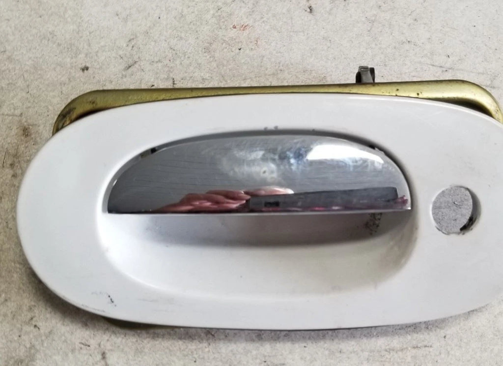 LH Front Exterior Door Handle for Jaguar XJ8 XJR VDP (1998–2003) White Chrome