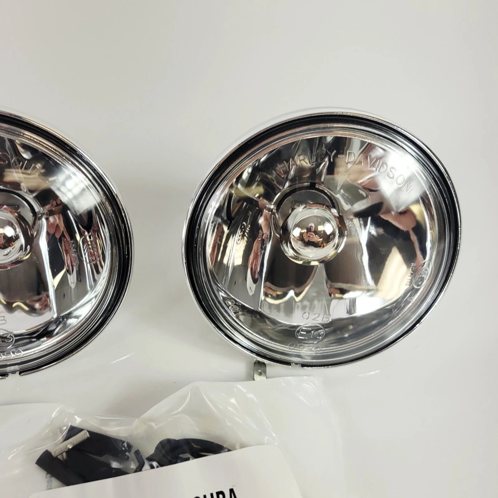 2X Auxiliary Lamp Bulb Kit for Harley Davidson (68208-98A)